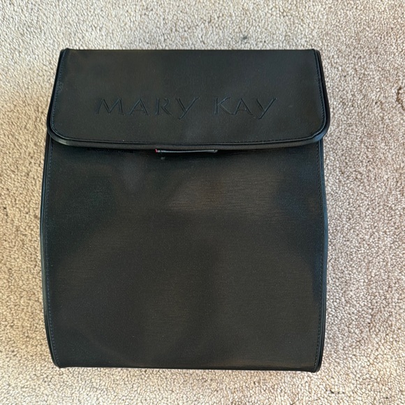 Mary Kay travel bag - Picture 1 of 4
